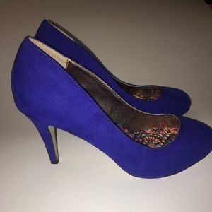 Madden Girl Shoes Blue size 6.5M pumps